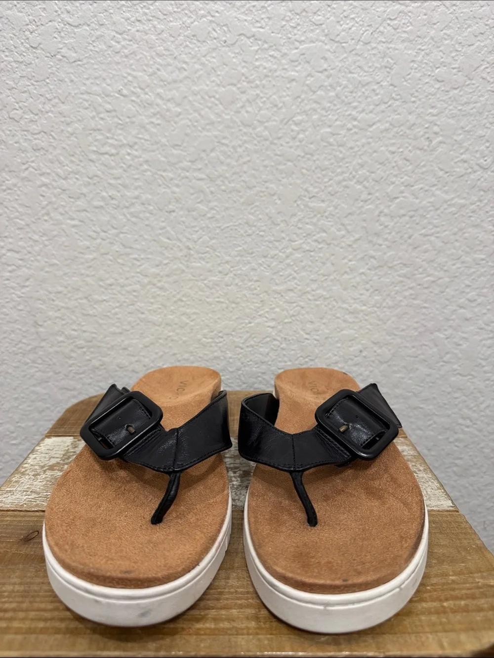 Vionic Uptown Matin Black Leather Sandals Dize 8.5